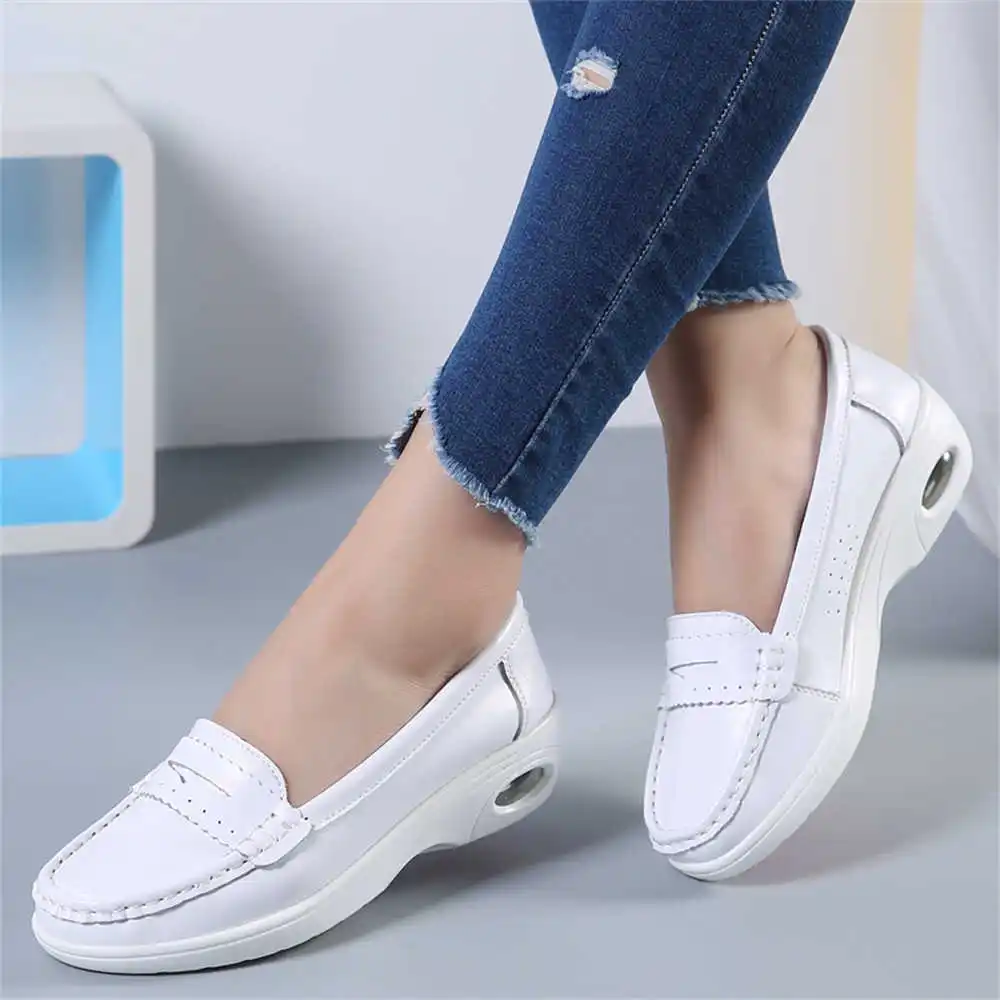 Thick Sole Slipon White Traine - Streetwear Brand Design Ideas ulasan dan harga